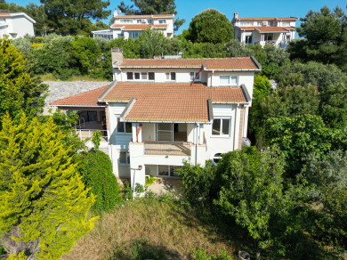 Urla'nın En Güzel Sitesinde Tam Müstakil Villa