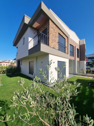 Urla Kalabak'ta Satılık Villa