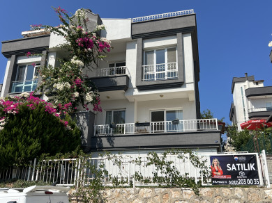 Güzelbahçe Özzümrüt Sitesi'nde Huzur Dolu Yaşam Sizi Bekliyor!