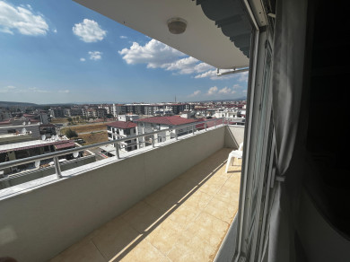 Torbalı'da Nezih ve Merkezi Konumda Satılık Ferah Daire