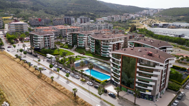 Çiçek Park Sitesinde Lüks Daire Yeni Şanslı Sahibini bekliyor.